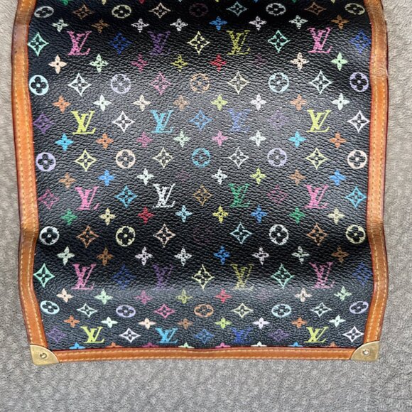 [SOLD] Authentic LOUIS VUITTON Monogram Porte Tresor International Wallet - Picture 6 of 17
